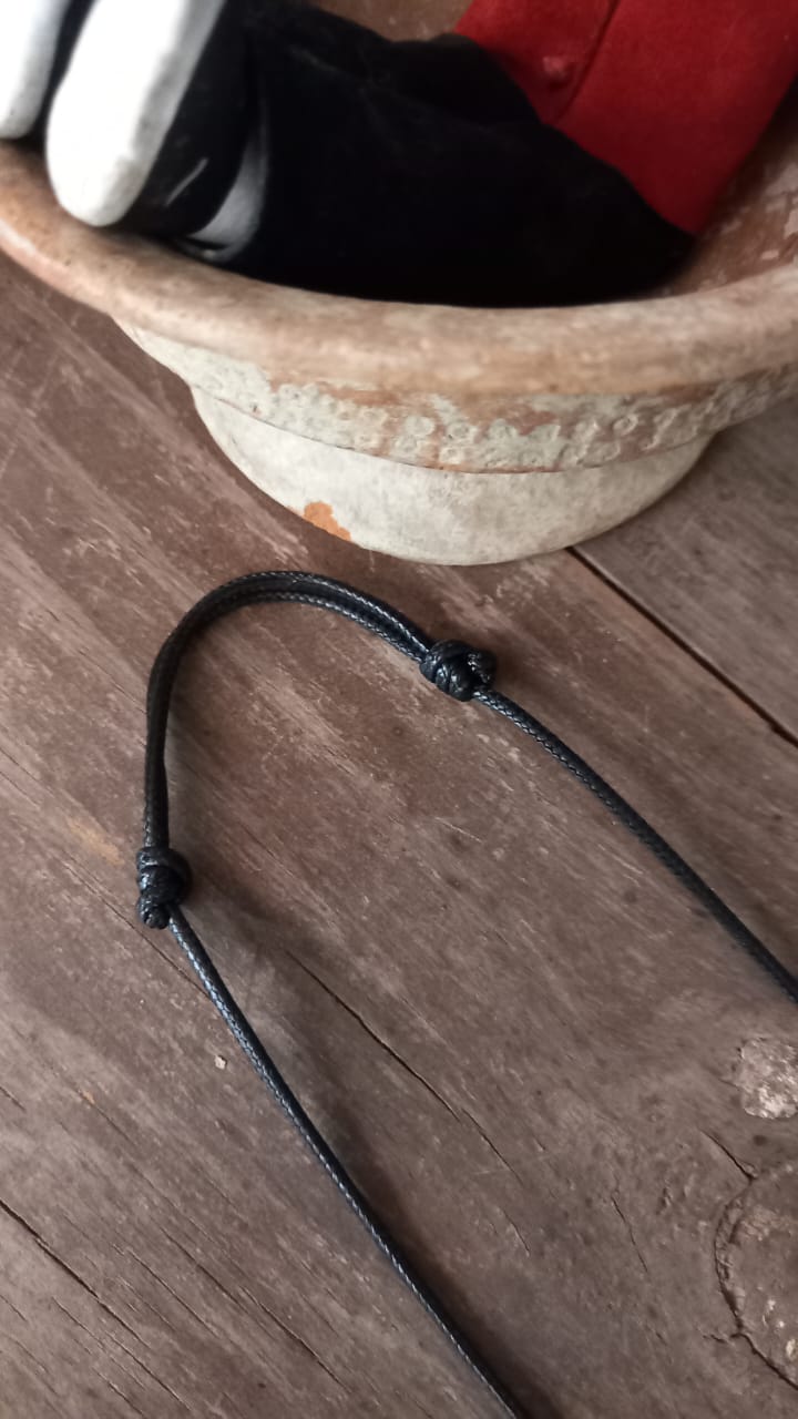 Collar Negro dije PILA